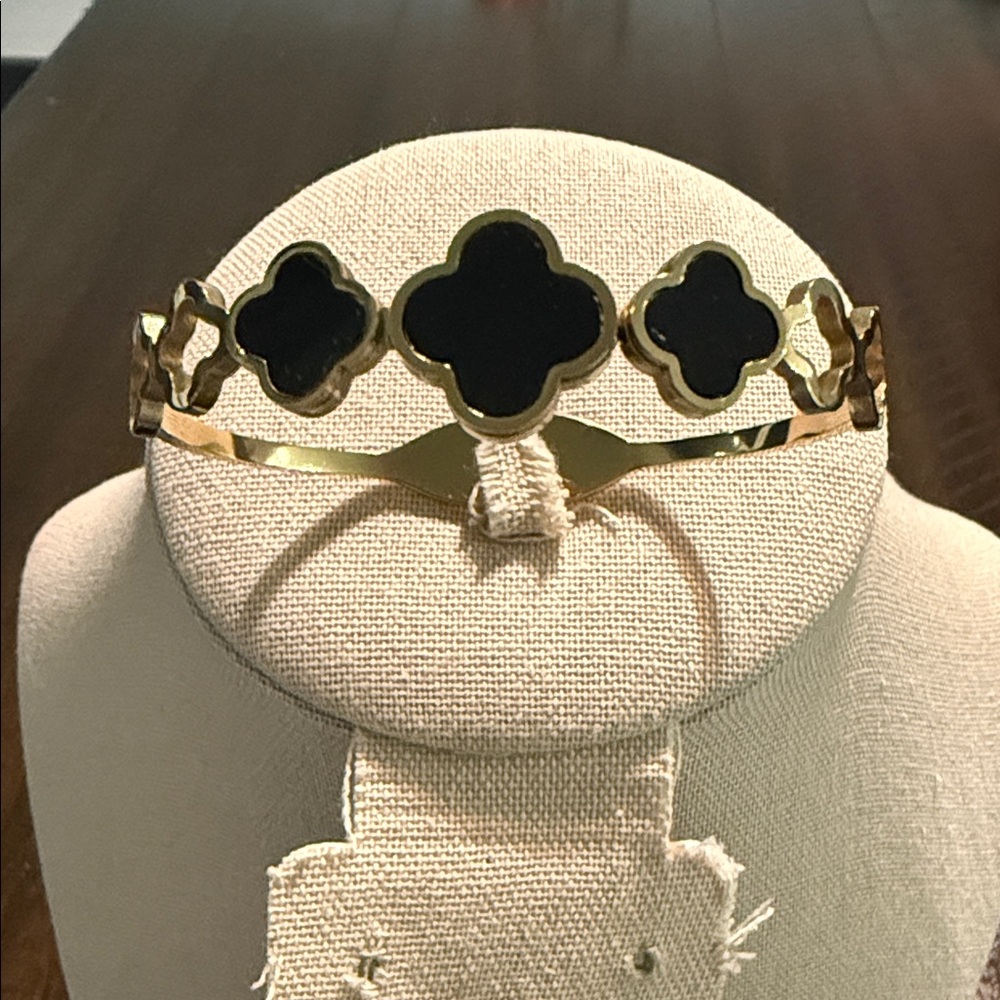 Stainless Steel Gold and Black Clover Bracelet